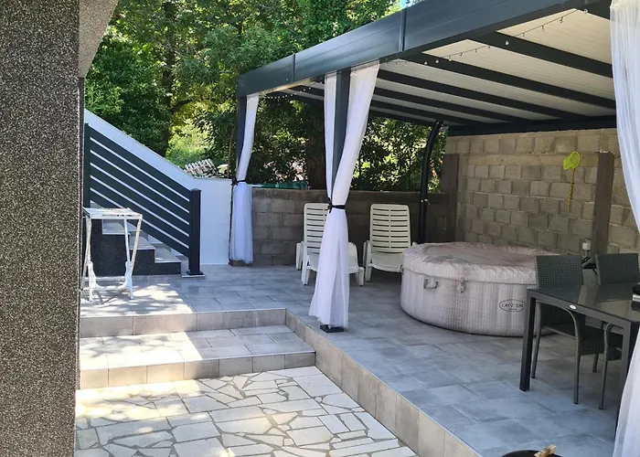 アパート Pardon パグ